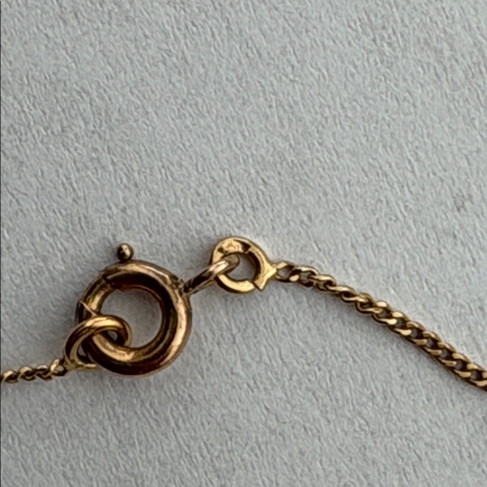 Elegant 18K Gold Necklace - Picture 3 of 4